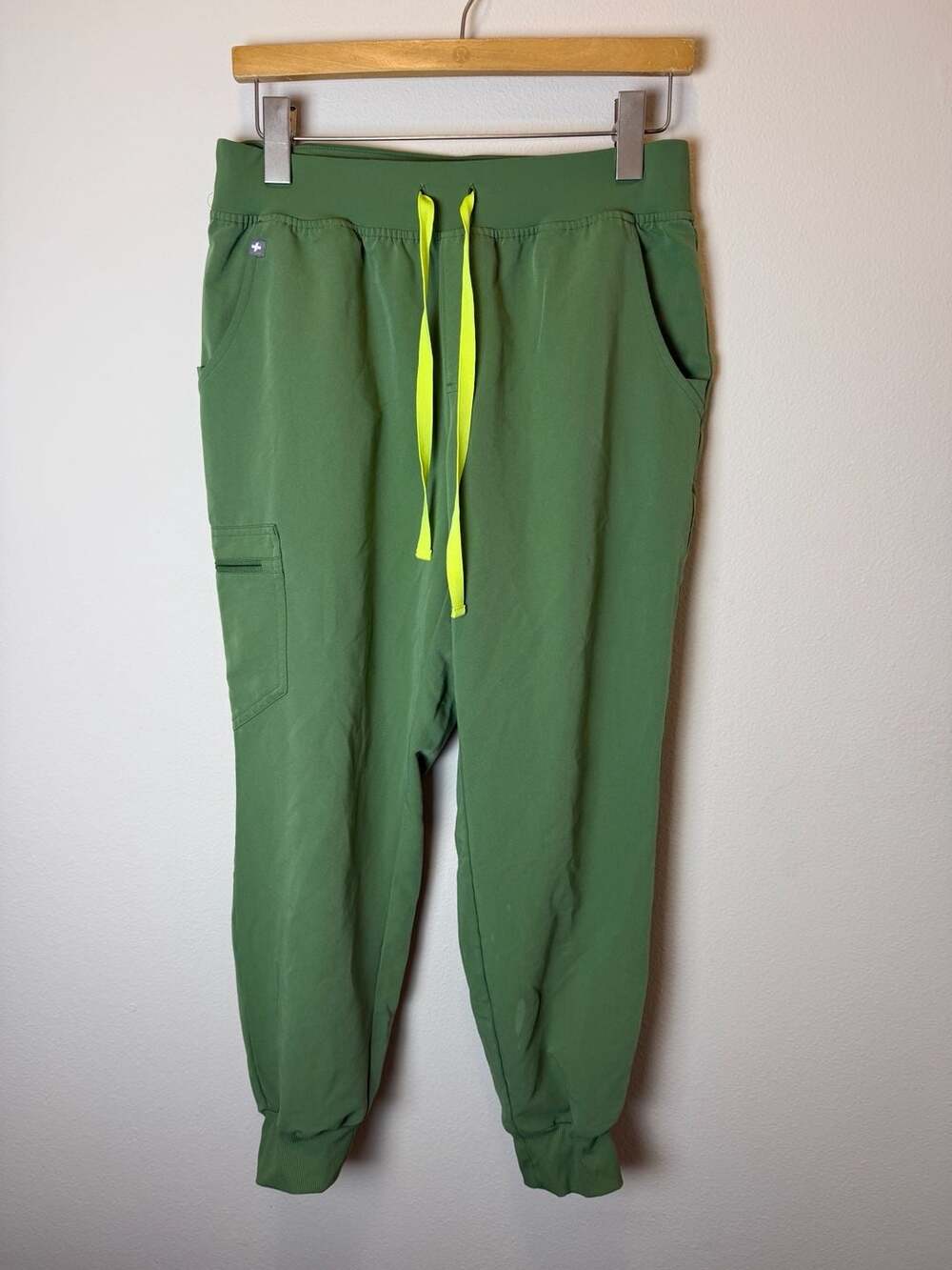 FIGS Technical Collection Zamora Jogger Scrub Pants Green Size M